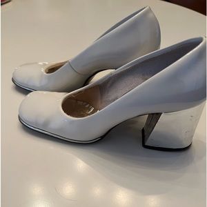 1960’s Italian Renato white vintage heels with foil heel.